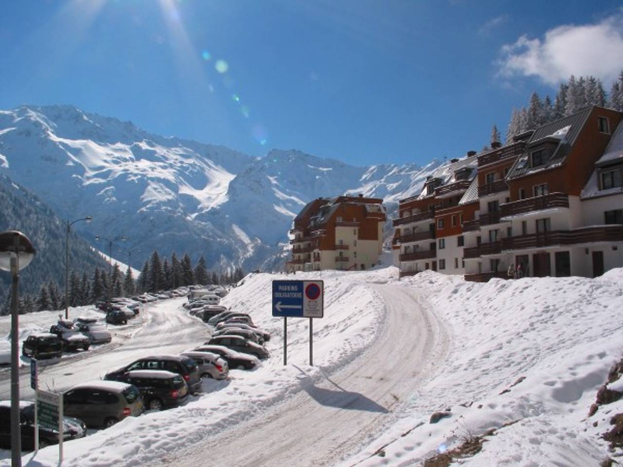 Entire apartment, Cozy Studio with Balcony, Near Slopes and Shops, Ski-in/Ski-out Access in La Ferrière, Le Pleynet