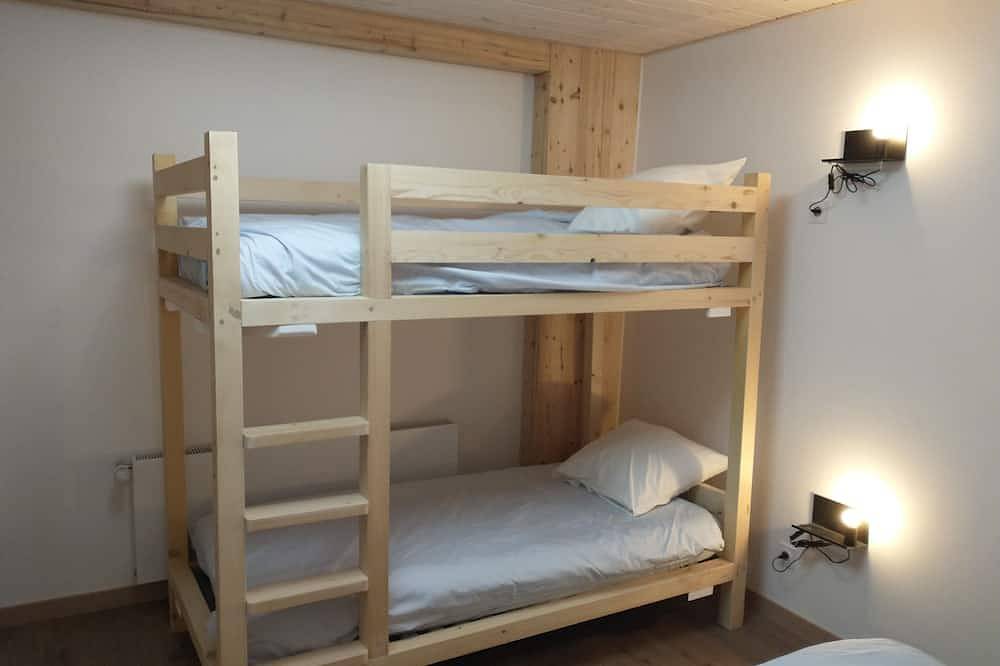 Ganze Wohnung, Gite le Saint Nicolas, Appartement 6 Personnes in La Rixouse, Regionaler Naturpark Hochjura