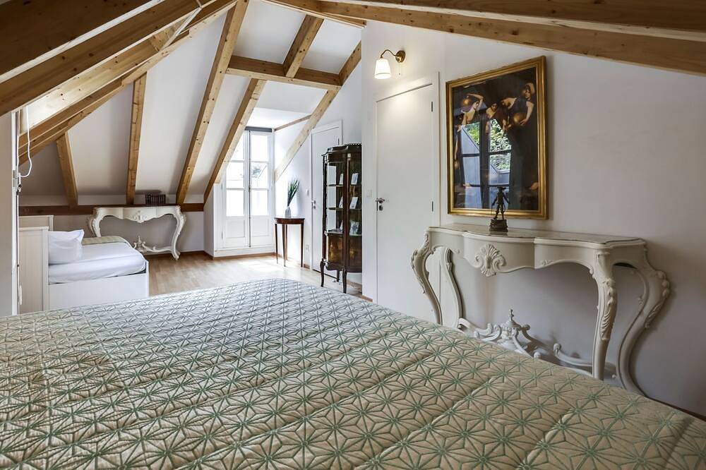 Luxa Charm House | Room 9 | Self Check-in Online in São Martinho (Sintra), Sintra