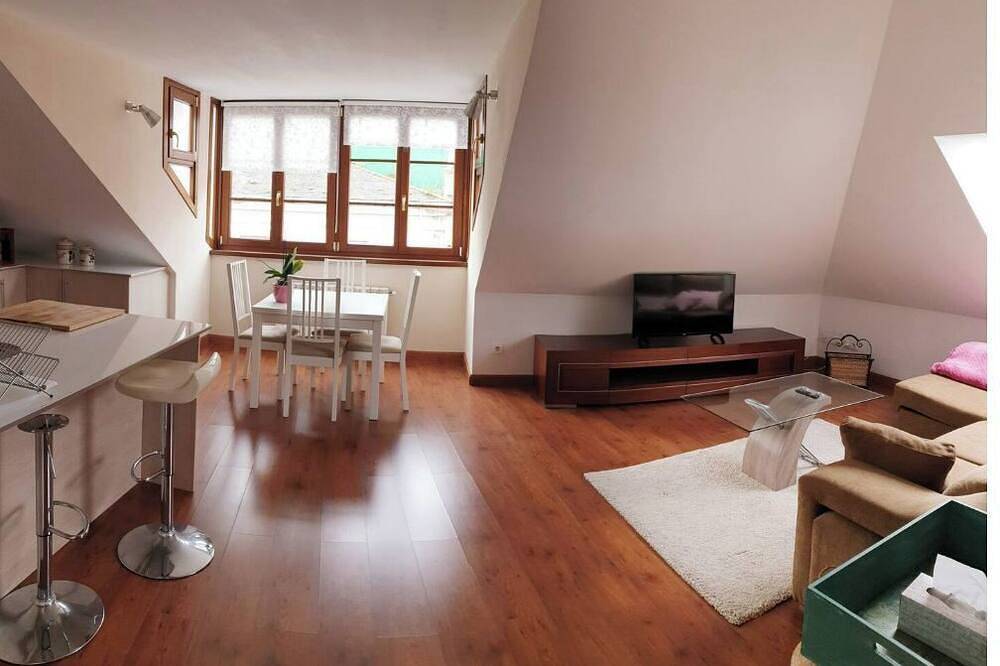 Ganze Wohnung, Penthouse in the center, very bright in Ribadeo, Rías Altas