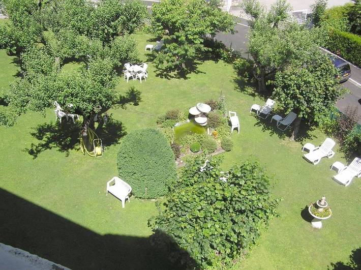Hôtel pour 2 personnes, avec jardin et vue, animaux acceptés dans Office De Tourisme De Brides Les Bains - 4