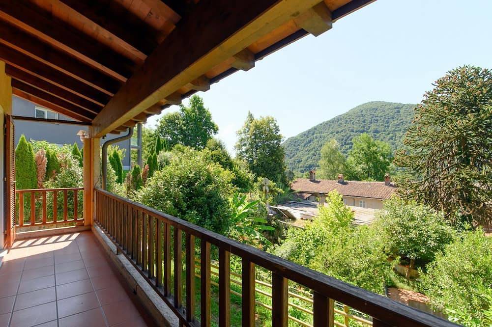 Ganze Wohnung, Zwischen Seen und Natur (Casa Ortensia) in Monteggio, Ticino