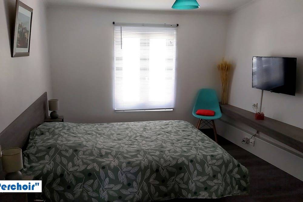 Apartamento entero, Apartamento de 2 habitaciones - 56 m² (clasificado 2 estrellas): renovado a nuevo y amueblado a nuevo + Wifi in Saint-Nazaire-sur-Charente, Region de Rochefort
