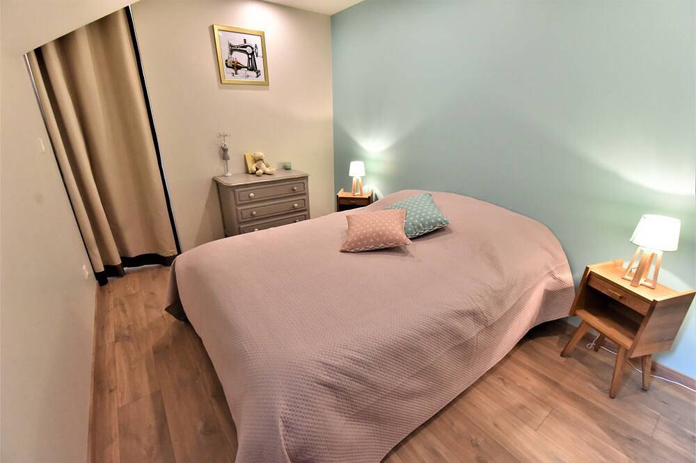Appartement entier, Le 57 by Sparnapart in Épernay, Marne