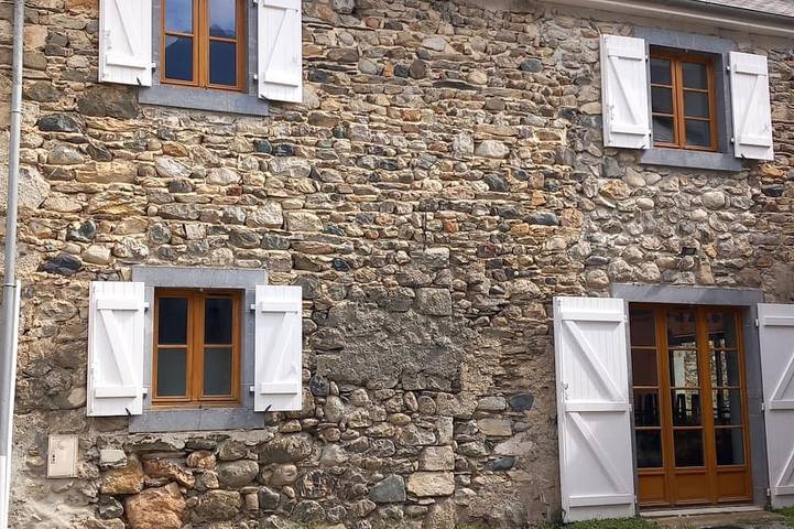 Gîte pour 10 personnes, avec jardin à Aste-Béon