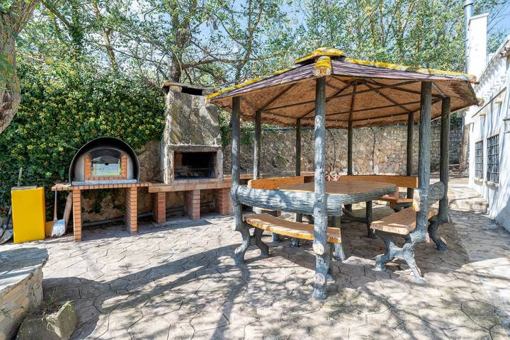 Chalet "Can Tronc" con vistas a la montaña, piscina compartida y Wi-Fi in Querol, Alto Campo