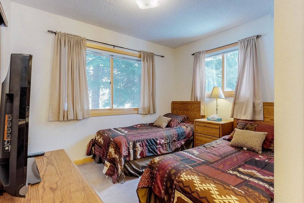 Ganze Wohnung, Schöne Wohnung mit gemeinsamen Whirlpool und tolle Lage 280 Meter zu den Pisten in Arapahoe Basin