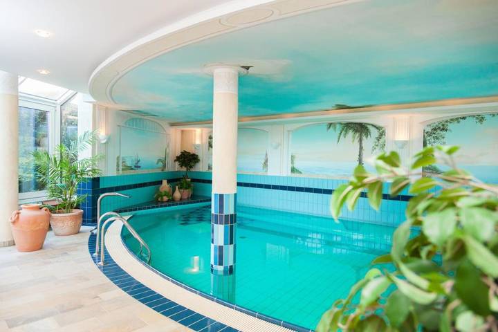 Hotel für 2 Personen, mit Pool und Sauna sowie Terrasse, mit Haustier in Zwenkau