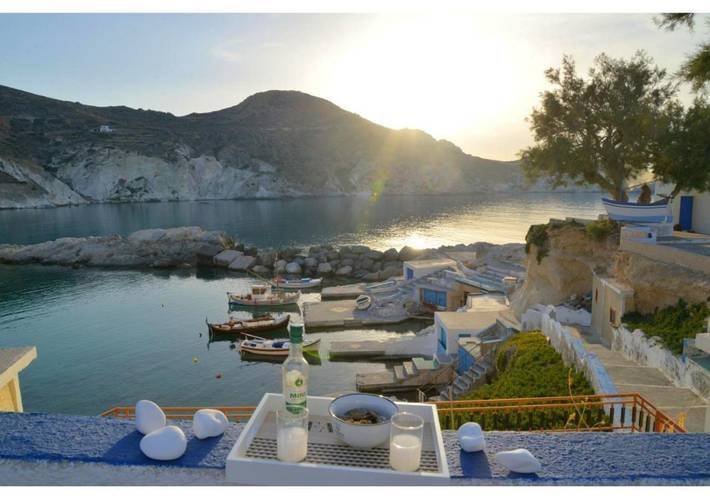 Holiday rental for 2 people, with terrace and view in Milos