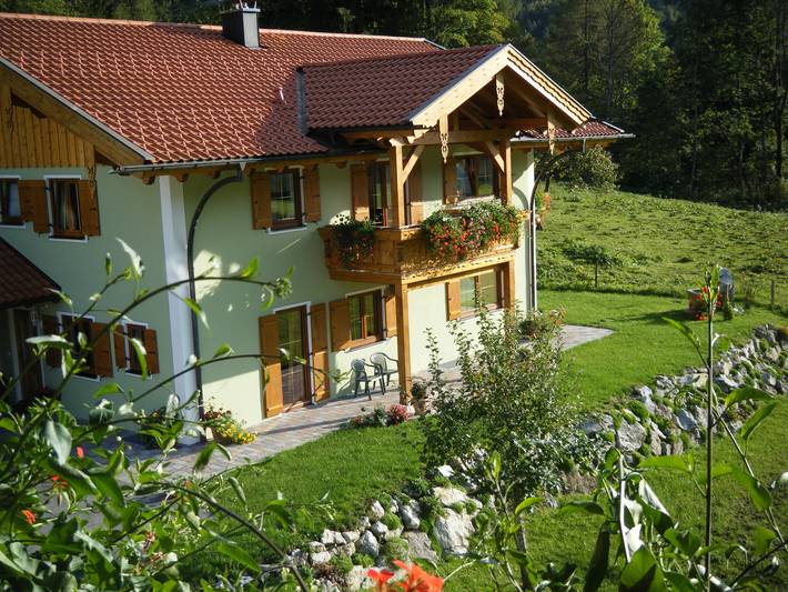 Ferienwohnung für 4 Personen, mit Balkon und Terrasse sowie Garten in Aschau im Chiemgau