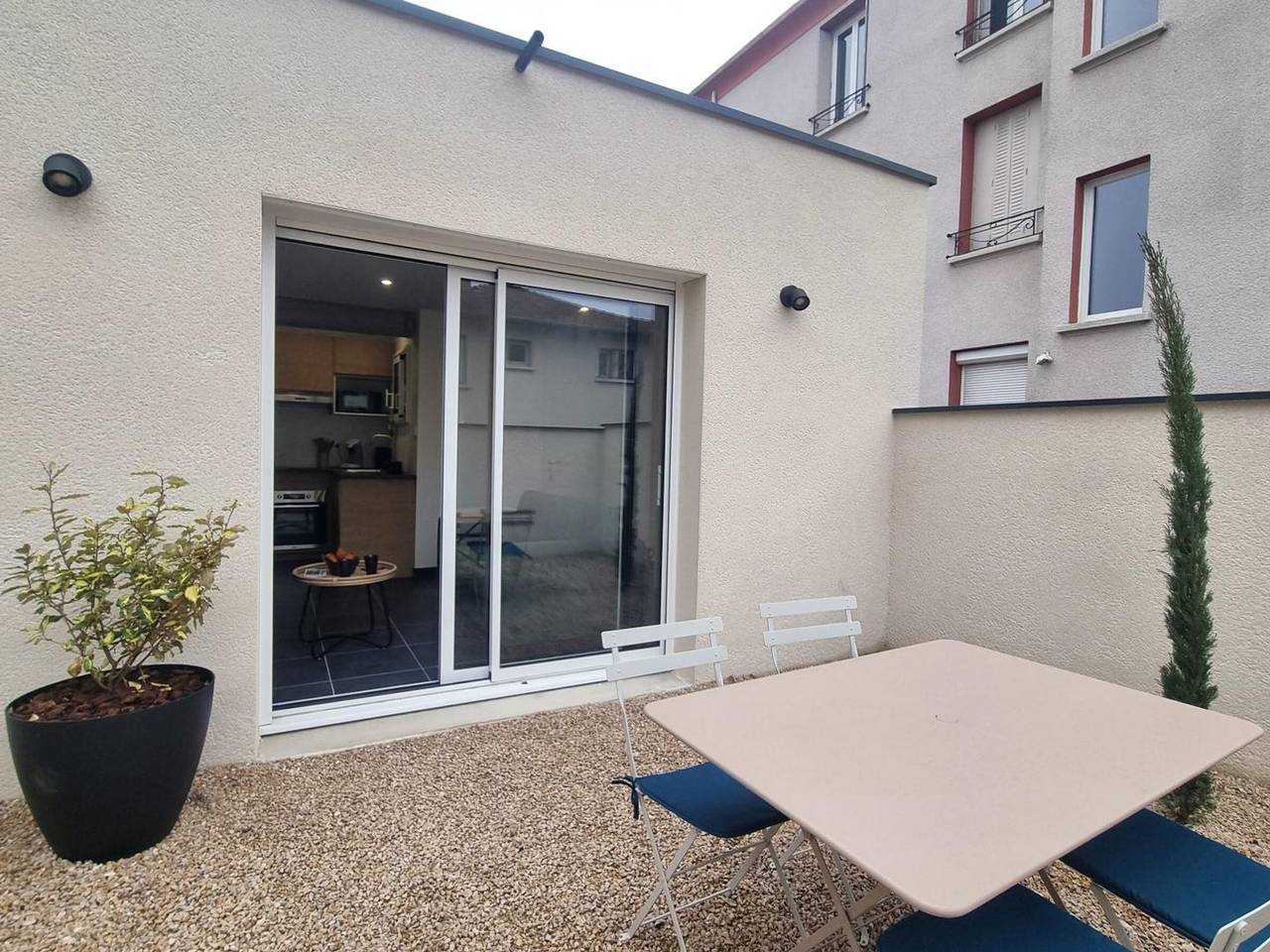 Charming cottage in Montrond-les-Bains with parking and wifi, foto 15