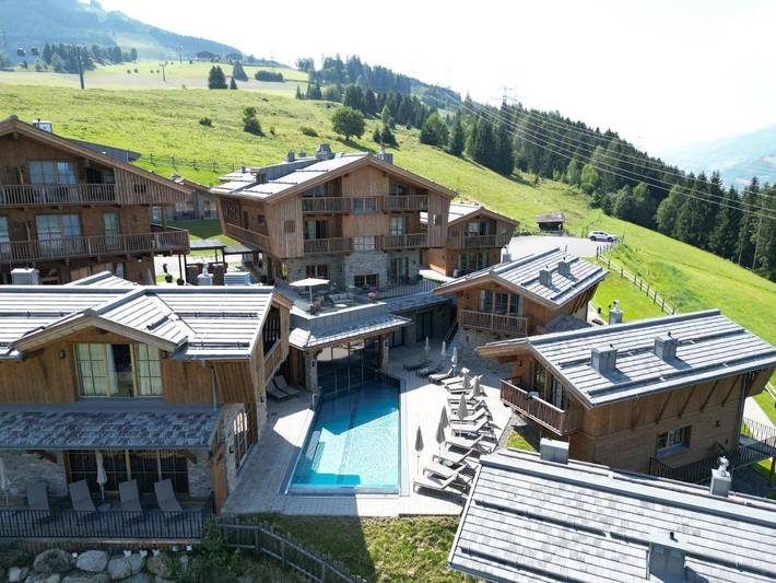 Hotel für 4 Personen, mit Garten und Sauna sowie Ausblick und Pool in Kaprun
