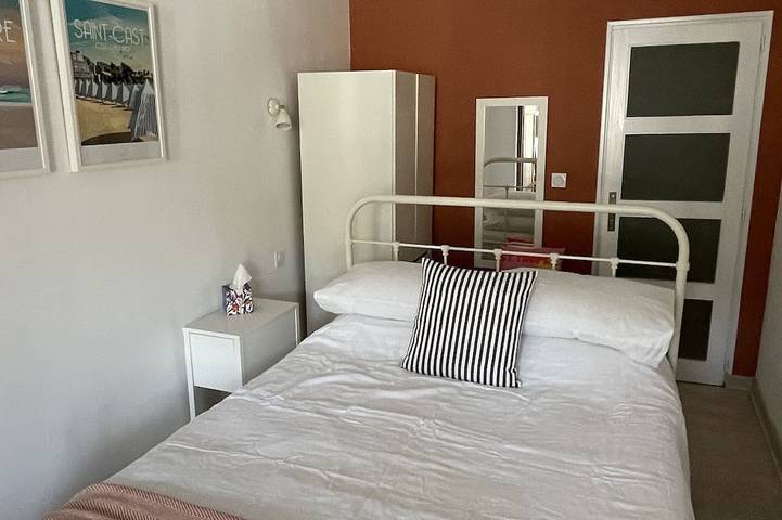 Gîte pour 2 personnes, avec terrasse ainsi que jacuzzi et jardin dans Port de Dinan - 3
