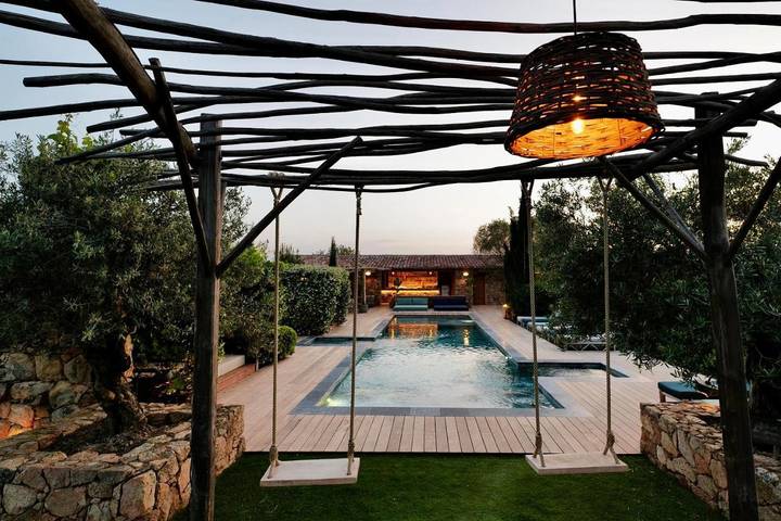 Hôtel pour 4 personnes, avec jardin ainsi que sauna et piscine, animaux acceptés