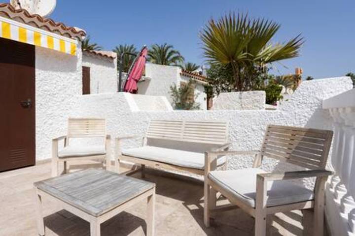 Gîte pour 4 personnes, avec terrasse et piscine, adapté aux familles à Costa Adeje - 3