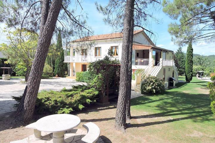 Villa pour 17 personnes, avec Balcon et Jardin à Aubenas
