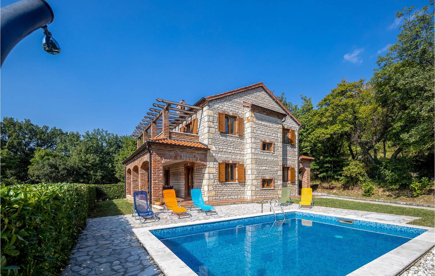 Reizendes Apartment mit einem Schlafzimmer, Pool und Terrasse in der Nähe des Stadtzentrums von Grizane in Grizane, Primorje-Gorski Kotar