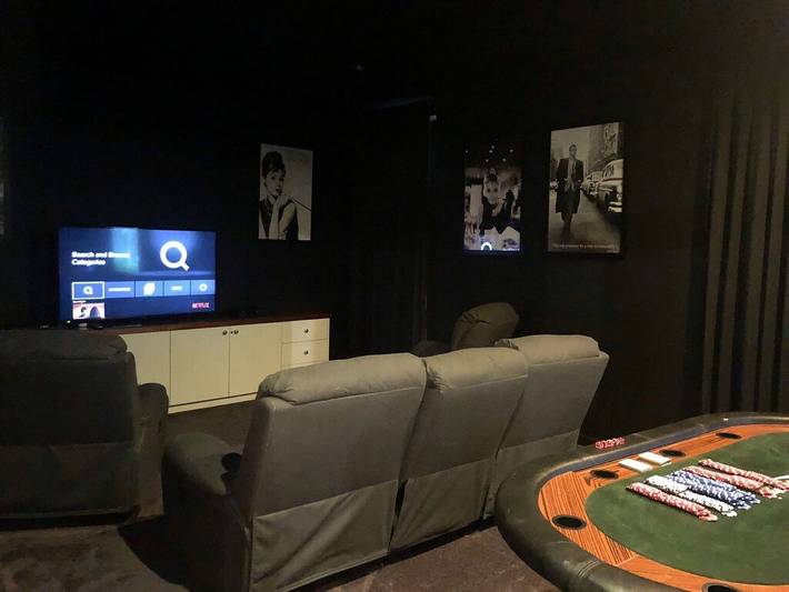 Holiday home for 20 people, with hot tub and terrace as well as garden, with pets in Noosa