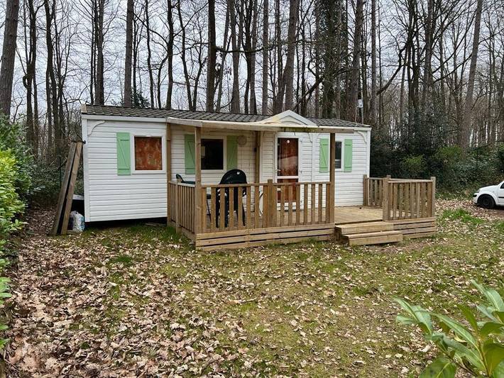 Camping pour 6 personnes, avec Terrasse et Jardin ainsi que Bassin pour enfant et Piscine