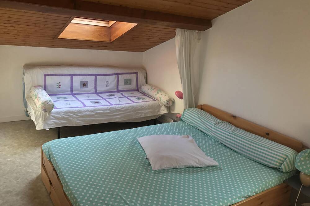 House 50 m2, terrace, enclosed garden, pine forest, private parking, shared swimming pool in La Palmyre, Les Mathes