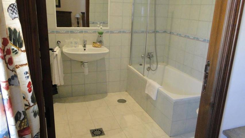 Gîte pour 2 personnes, avec piscine et terrasse ainsi que vue et jardin à Ávila - 4