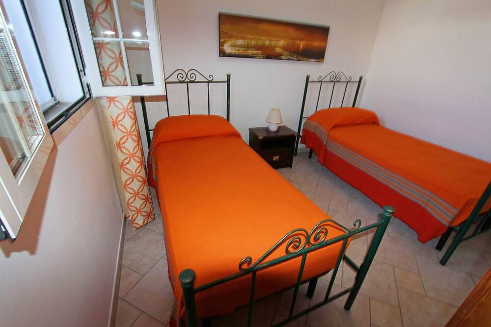 Detached villa with sea view a few meters from the beach in Marina di Pescoluse, Pescoluse