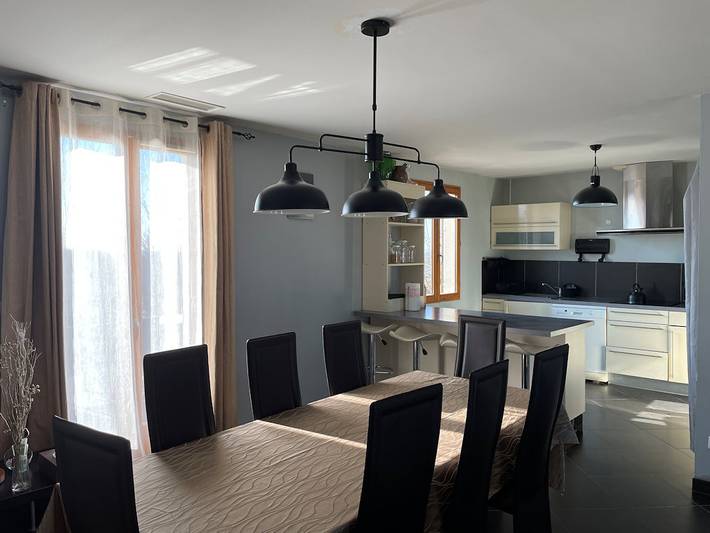 Gîte pour 8 personnes, avec terrasse et jardin