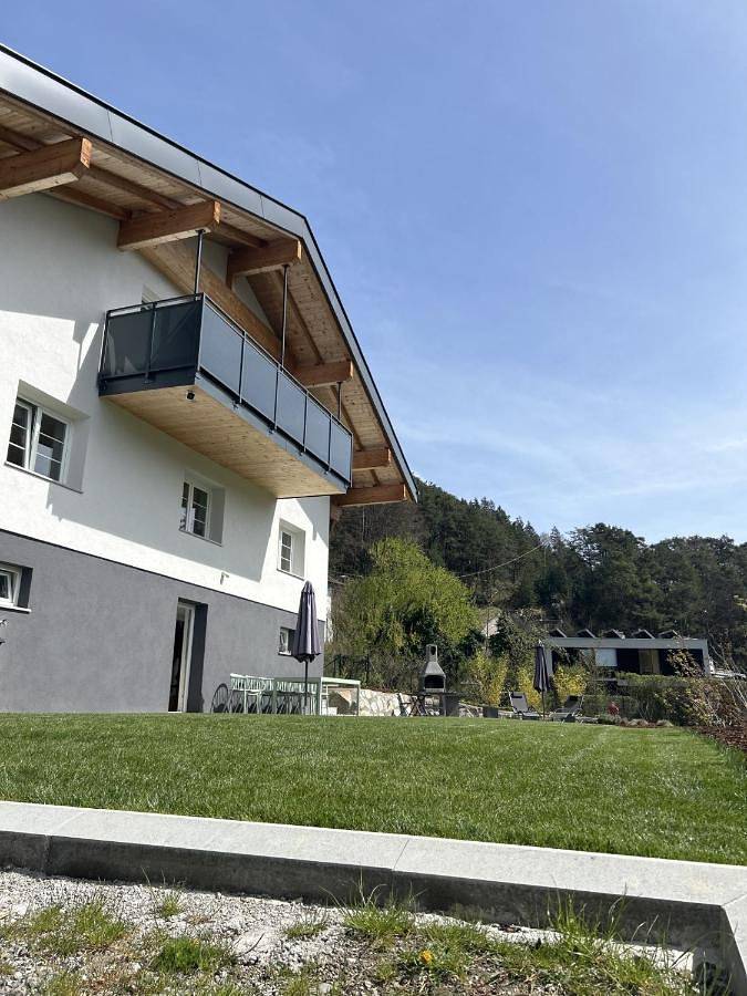 Ferienwohnung für 6 Personen, mit Terrasse und Garten sowie Ausblick in Innsbruck
