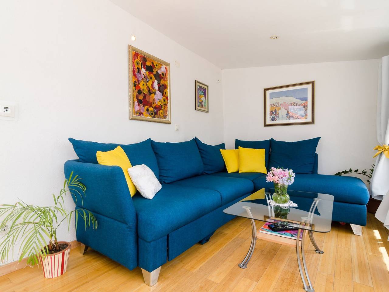 Entire apartment, Apartment Emma - Two Bedroom Apartment with Balcony and Sea View in Dubrovnik, Grad Dubrovnik