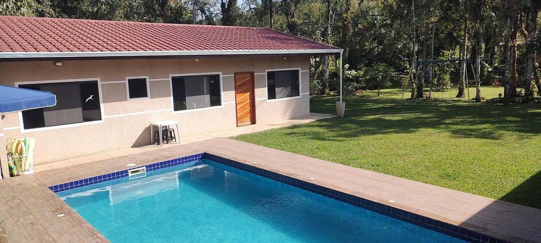 Casas e apartamentos de temporada para 6 pessoas, com piscina e jardim, com animais de estimação em Morretes