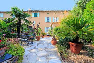Cottage pour 2 personnes, avec piscine et jardin à Six-Fours-les-Plages