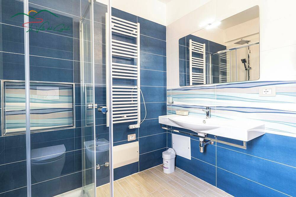 Apartamento entero, Double Room with Private Bathroom - Room Rentals in Licusati (Sa) in Camerota, Cilento