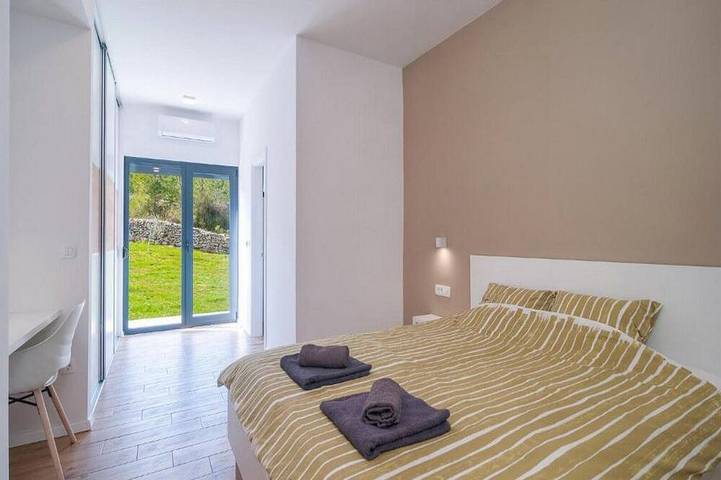 Villa Antonio - Four bedroom Villa with swimming pool in Stomorska, Solta