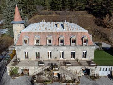 Chambre d’hôte pour 2 personnes, avec jacuzzi ainsi que jardin et piscine dans Hautes-Alpe