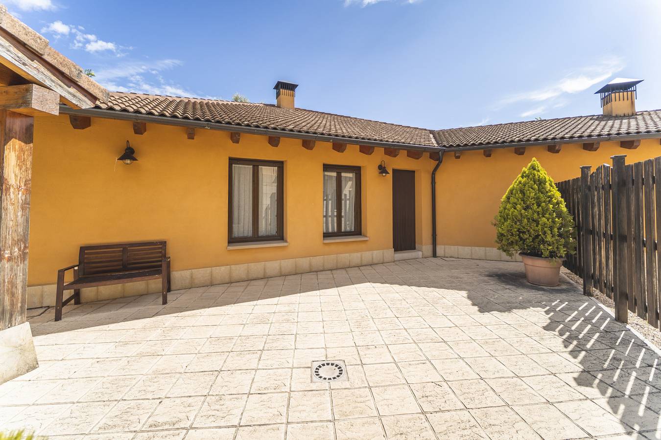 Maison de campagne 'Rural Iglesia 3' avec terrasse partagée, jardin privé et balcon in Espeja de San Marcelino, Province de Soria