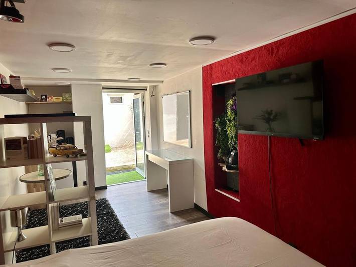 Gîte pour 2 personnes, avec Terrasse ainsi que Jardin et Vue à Ceyreste - 3