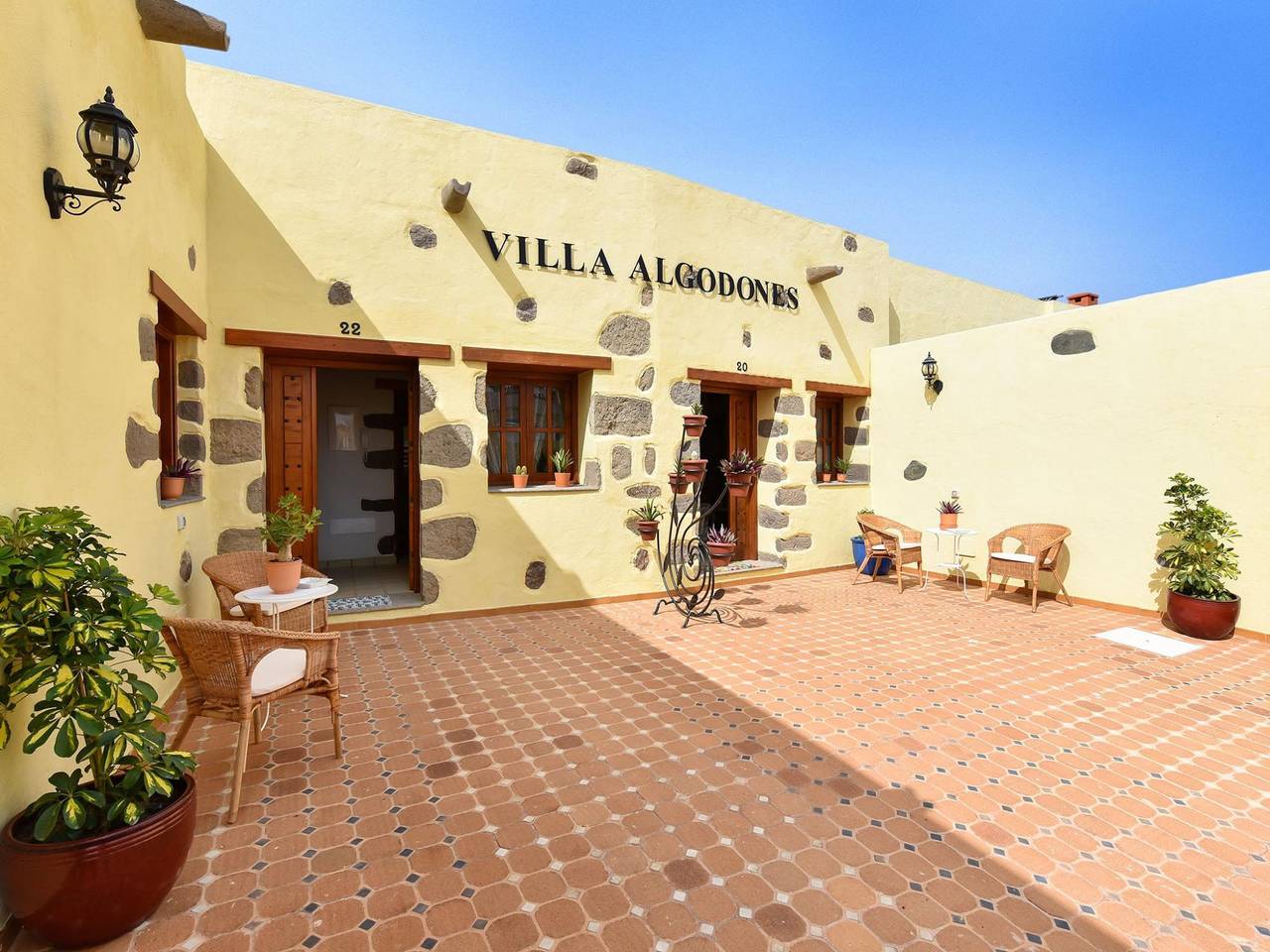 Authentic holiday home, ground floor level, with private pool and large terrace in Las Mejías, Ingenio