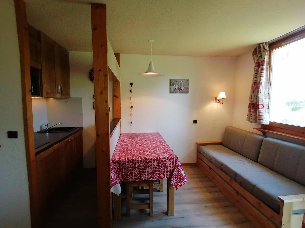 Studio entier, Studio cosy, skis aux pieds, terrasse privative, au coeur de Montalbert in La Plagne, Aime-la-Plagne