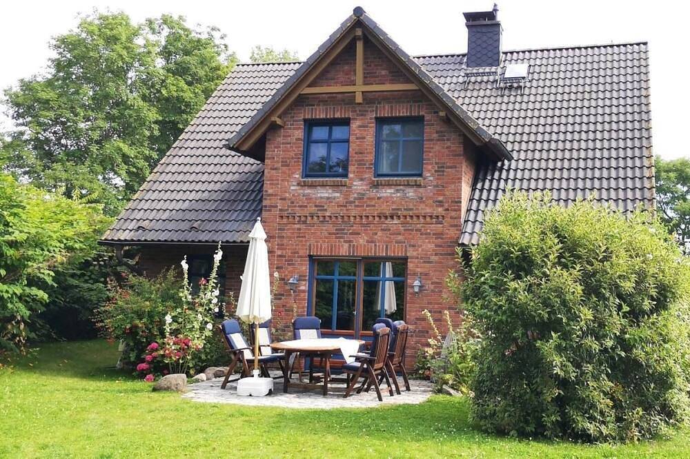 Vacation home Arkona - Large garden, cozy fireplace and perfect location in Putgarten, Région de Rügen