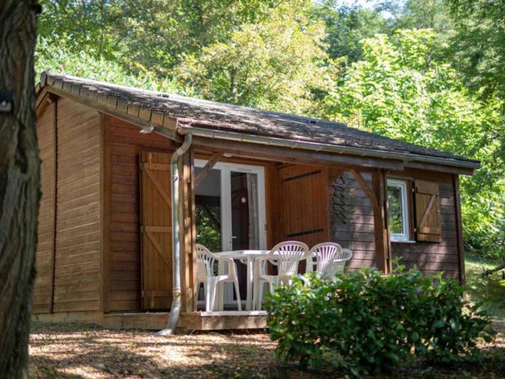 Chalet pour 4 personnes, avec piscine et terrasse dans l' Aveyron