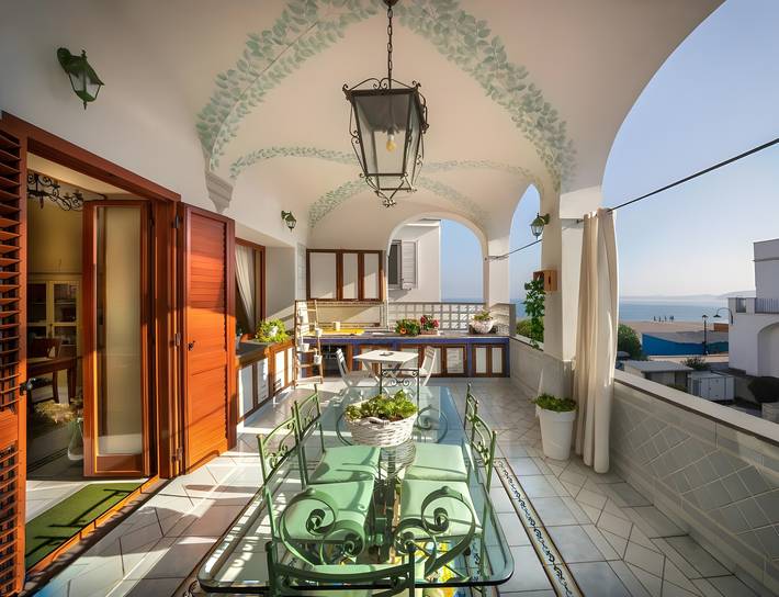 Room 'Standard Nautilus' with Shared Terrace, Wi-Fi and Air Conditioning in Ischia Porto, Ischia By