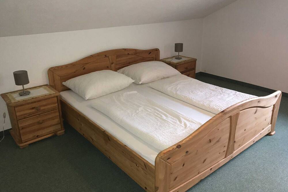 Ganze Wohnung, Klinglerhof Ferienwohnungen - Ferienwohnung Bergblick in Tuxer Alpen, Aschau im Zillertal