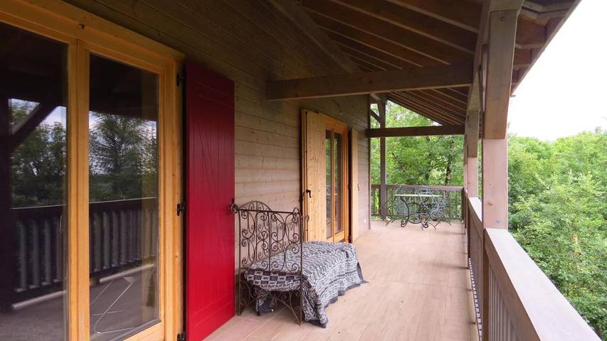 Location de vacances pour 7 personnes, avec piscine ainsi que vue et terrasse dans Bellefont-La Rauze