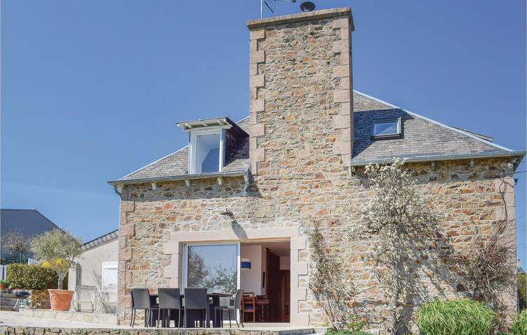 Ferienhaus für 8 Personen, mit Terrasse und Garten in Perros-Guirec - 2