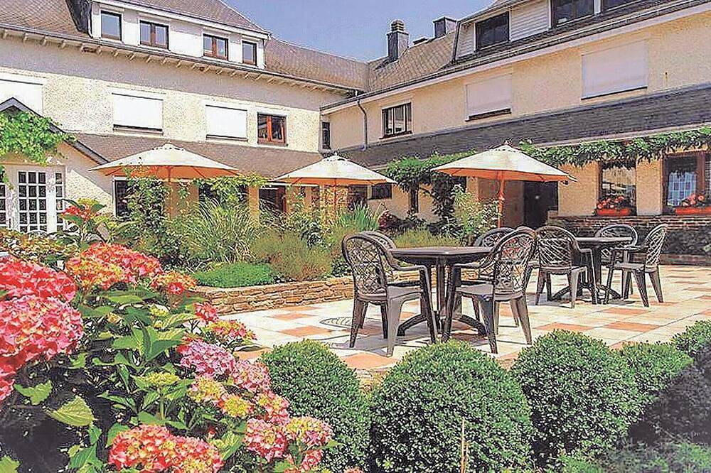 Bellissima casa a Ucimont con sauna in Ucimont, Bouillon