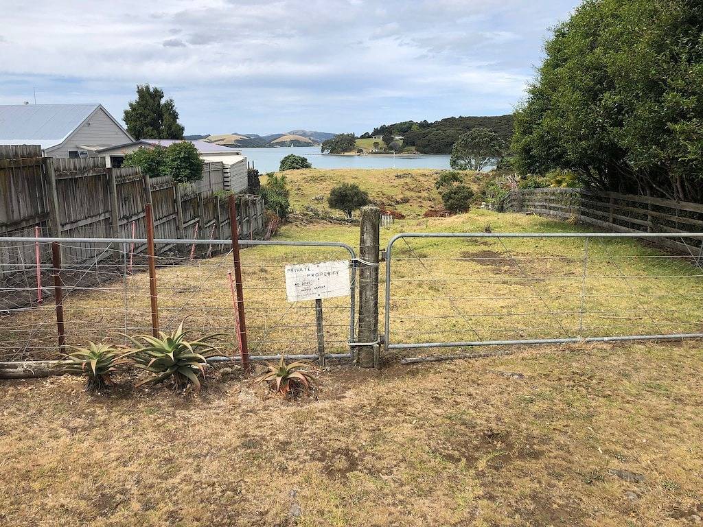 Northern Lodge - cottage in a quiet rural setting, lush tropical gardens in Kerikeri, Bay Of Islands