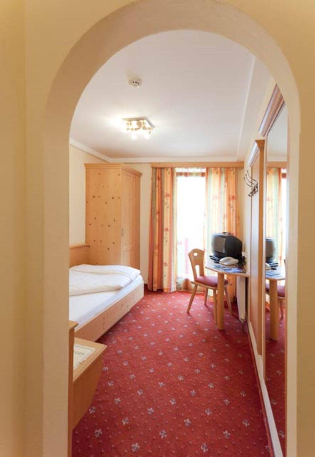 Ganze Ferienwohnung, Hotel Garni Rifflsee in Mandarfen, St. Leonhard im Pitztal