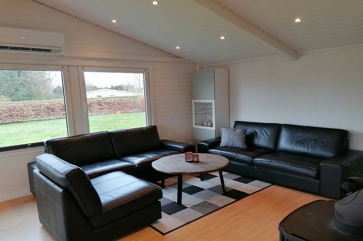 Ferieudlejning for 4 personer, med terrasse og have i Vemmingbund