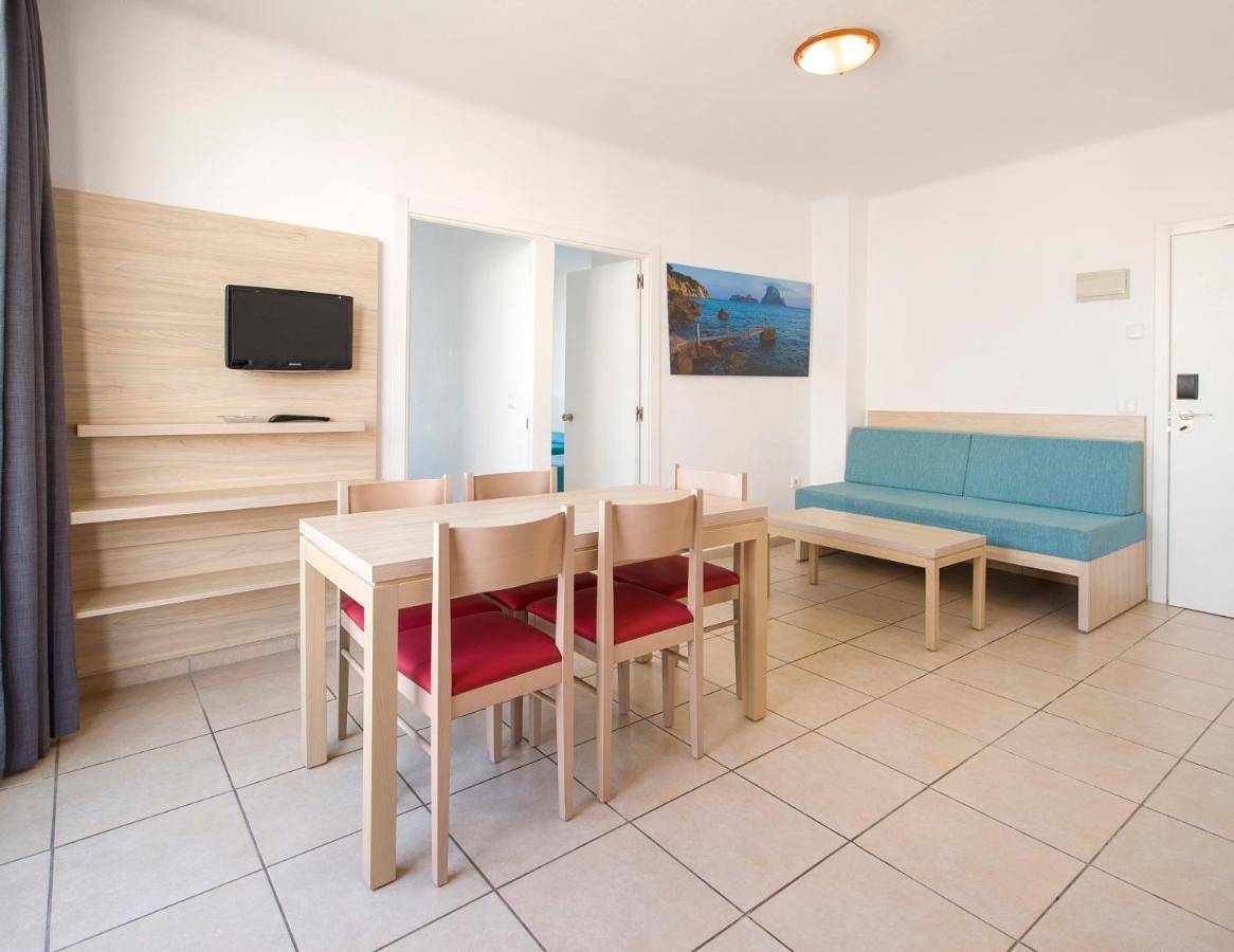 Appartement entier, Apartamentos Tramuntana in Ocean Beach Ibiza, Sant Antoni de Portmany