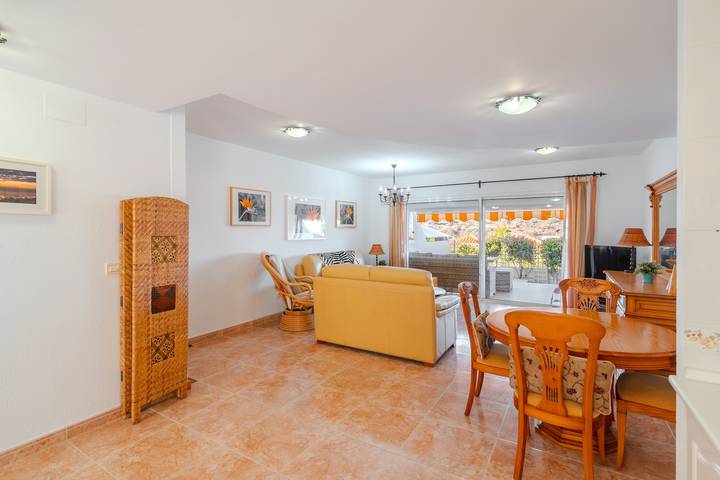 Appartamento intero, Appartamento Vacanze 'Conde Sunset View' con Vista Mare, Wi-Fi e Aria Condizionata in Adeje, Tenerife Sud